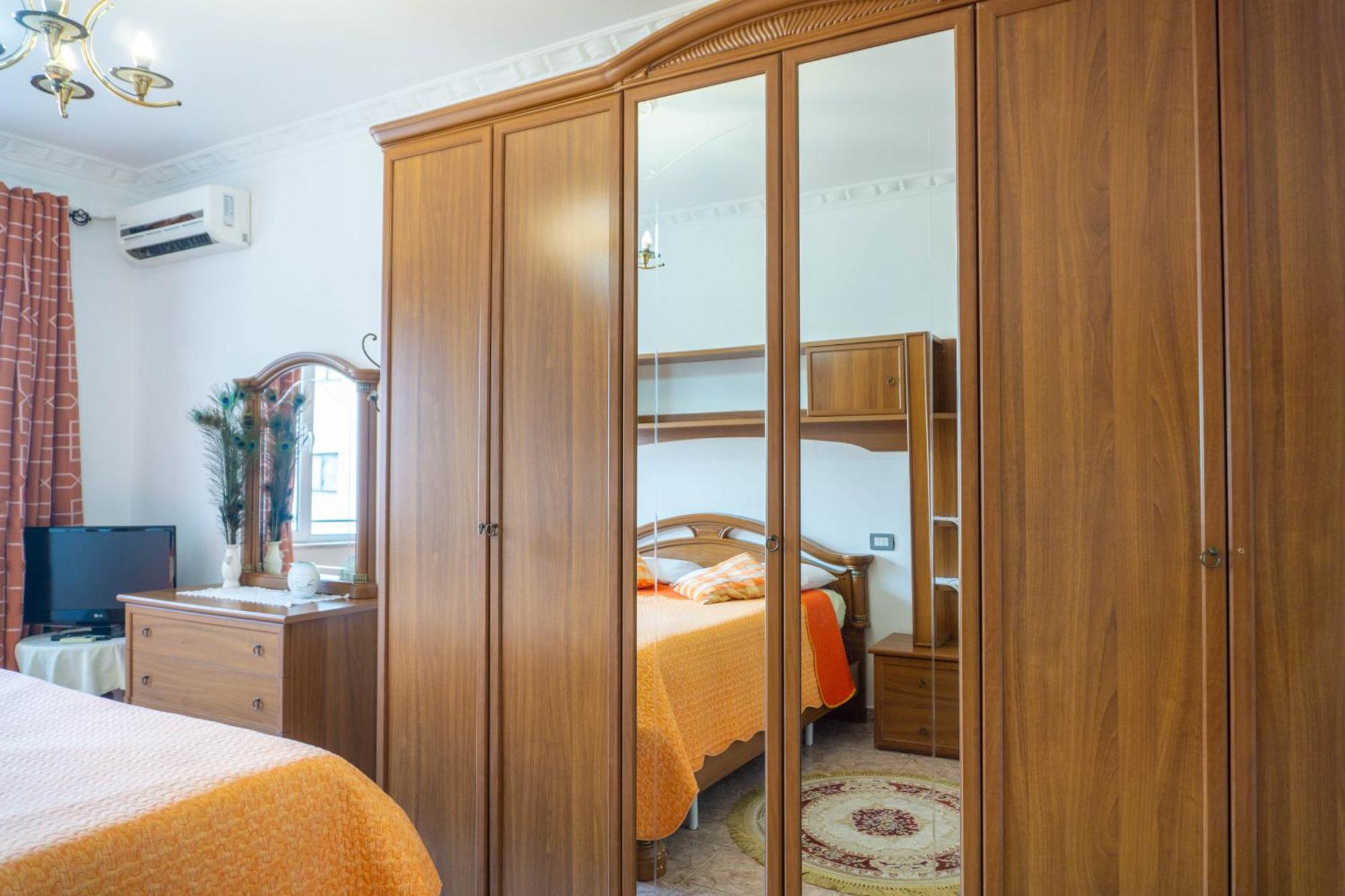 Bllok Bright Private Bedrooms With Private Bathroom On Shared Apartment 티라나 외부 사진
